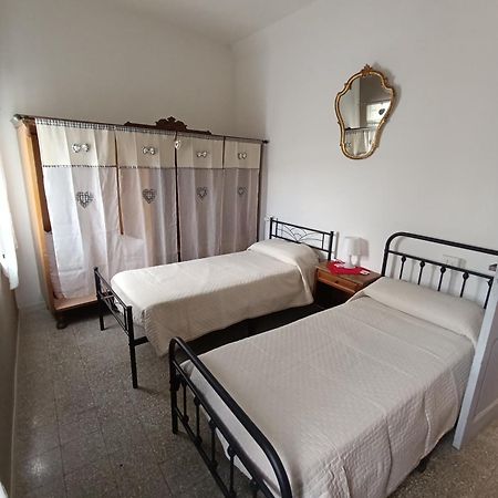 La "Casina Nel Borgo" , Relax A Un Passo Dalle 5 Terre Merizzo Exteriör bild