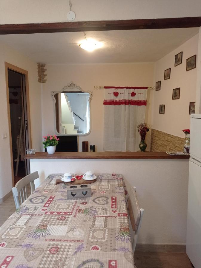 La "Casina Nel Borgo" , Relax A Un Passo Dalle 5 Terre Merizzo Exteriör bild