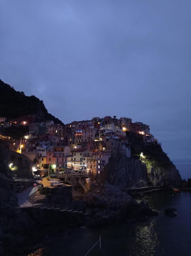 La "Casina Nel Borgo" , Relax A Un Passo Dalle 5 Terre Merizzo Exteriör bild