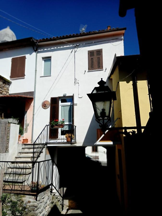 La "Casina Nel Borgo" , Relax A Un Passo Dalle 5 Terre Merizzo Exteriör bild